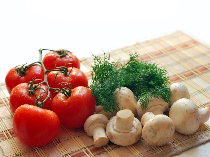  Mushrooms Tomatoes Greens Nutrition Tasty Dinner